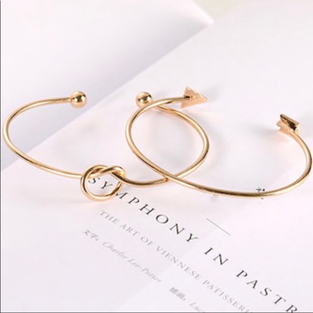 🤩SOLD OUT🤩Gold Knot & Arrow Bracelet Set